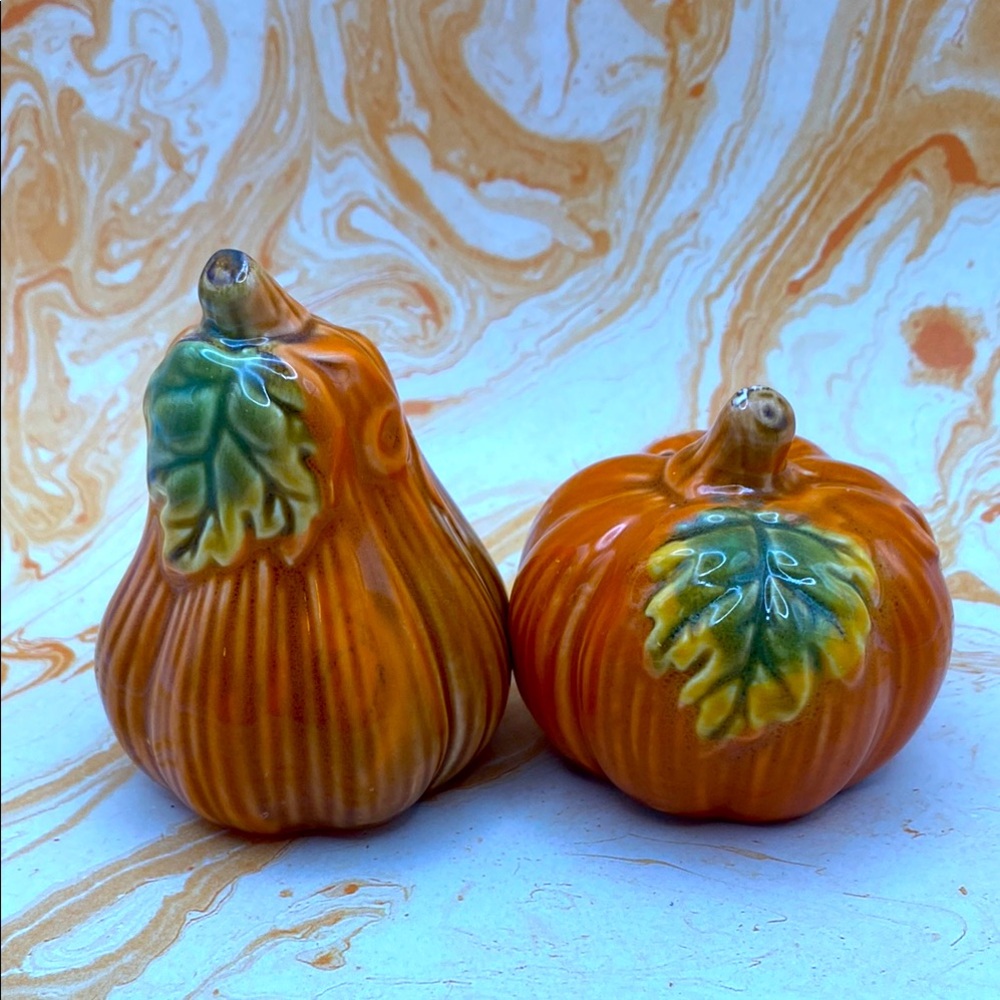 Vintage Glazed Pottery Ceramic Pumpkin Gourd Salt And Pepper Shakers Decor